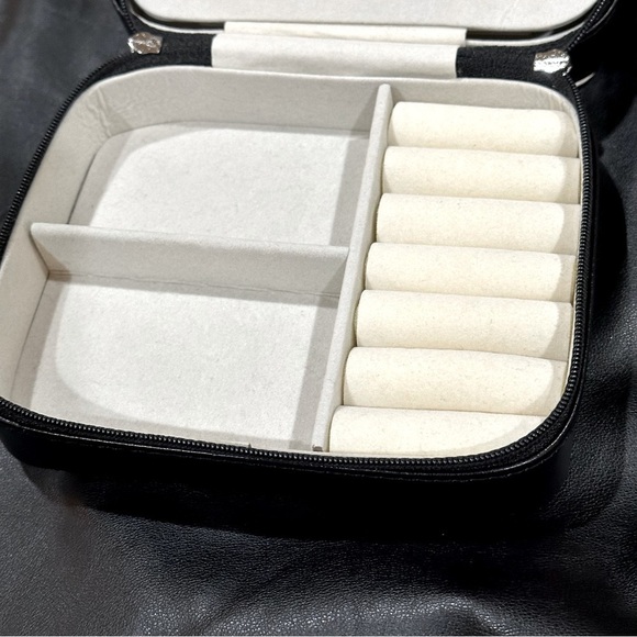 Brighton Dear Santa I have been good (ish) Jewelry Box Travel Case - Picture 13 of 16